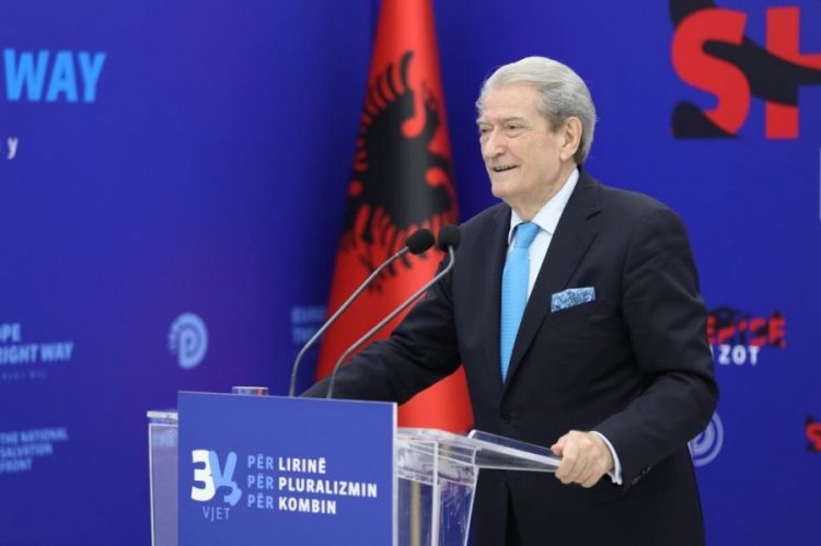 Berisha pyet Kim: Pse mbështete Bashën për financime ruse?