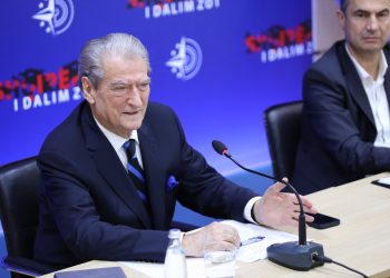 Berisha ‘shpërthen’ ndaj Juri Kim: Një McGonigal me fustan