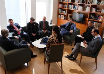 Berisha me drejtuesit e Vatrës: PD, promotore e vlerave atlantike