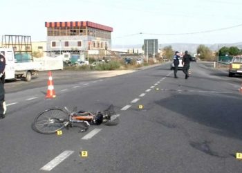 Përplasi të miturin dhe u largua, arrestohet 53 vjeçari