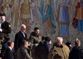 VIDEO/Presidenti Biden shfaqet papritur në Kiev