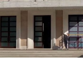 Protesta nesër, blindohet dera e Kryeministrisë (FOTO)