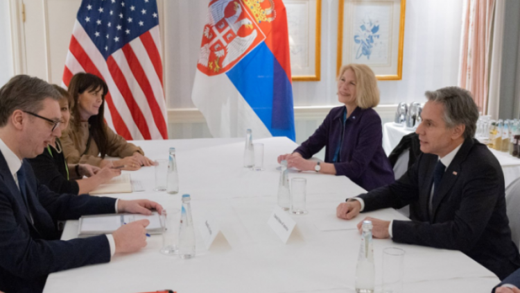 Blinken takon Vuçiç në Mynih: Bisedime produktive