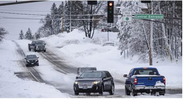 Stuhia e borës godet SHBA-në, mbyllen shkollat