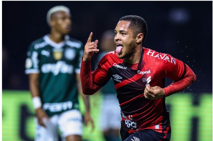 Barcelona ‘peshkon’ pasardhësin e Levandovskit