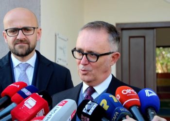 Bucci: Të ulet gjuha e dhunës, opozita forcohet duke u bashkuar