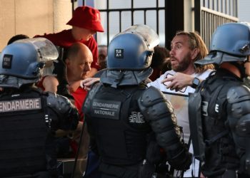 Paris 2022/ UEFA fajtore për kaosin gjatë finales