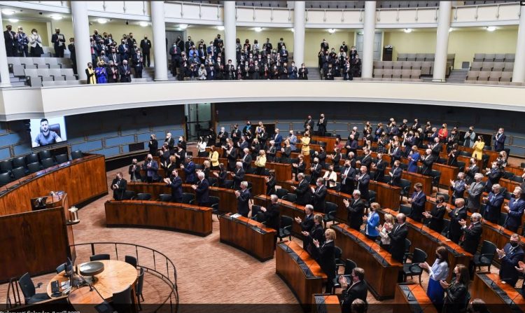 Finlanda mund ta vazhdojë rrugën e anëtarësimit në NATO pa Suedinë