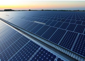 Fotovoltaikët, biznesi i diellit në pritje të etapës së re