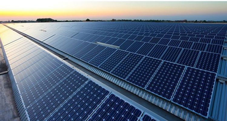 Fotovoltaikët, biznesi i diellit në pritje të etapës së re