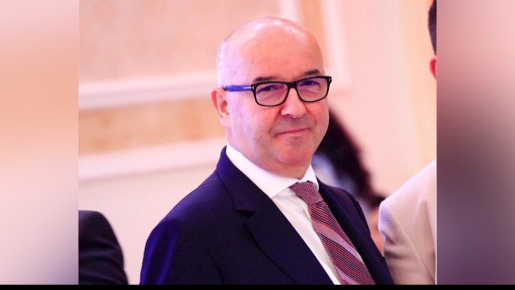 Digjet makina e pronarit të ‘Tv Rozafa’ në Shkodër