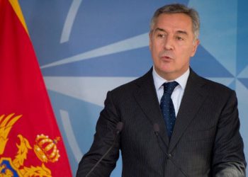 Gjukanoviç ‘i lodhur’: Do të ishte më mirë një kandidat i ri