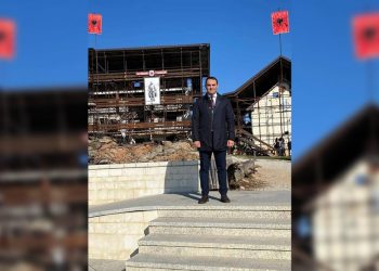 ‘Gëzuar Ditën e Pavarësisë’,  Këlliçi viziton Prekazin