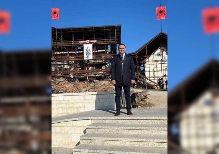 ‘Gëzuar Ditën e Pavarësisë’,  Këlliçi viziton Prekazin