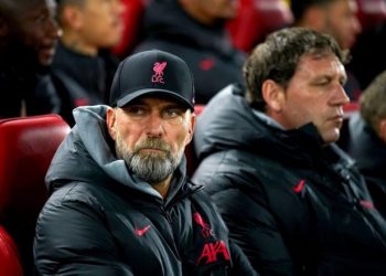 Klopp: Morëm një goditje të madhe, por nuk gjunjëzohemi