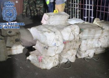 Kapen 805 kg kokainë në një anije, 7 të arrestuar