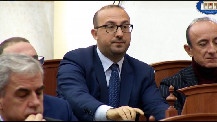 Korreshi shpërthen ndaj Ramës: Ku është ai palaço cirku