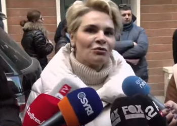 Nis protesta/ Kryemadhi: Dal në shesh si qytetare