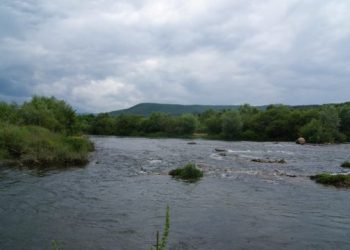 Gruaja gjendet e vdekur në lumë