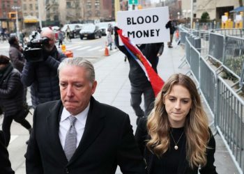 ‘Para gjaku’, McGonigal u prit me protesta para gjykatës