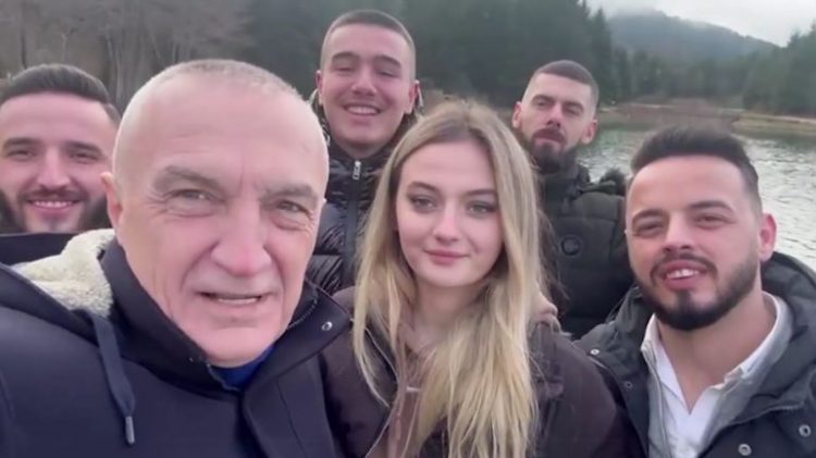 Meta mesazh nga Puka: Ndryshimi vjen me të rinjtë