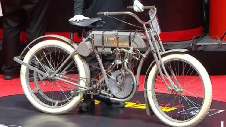 Motoçikleta më e shtrenjtë, shitet gati 1 milion dollarë