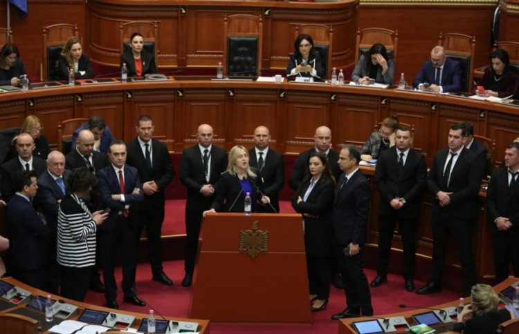 Opozita e kërkoi për debat, Rama i “çon” Spiropalin