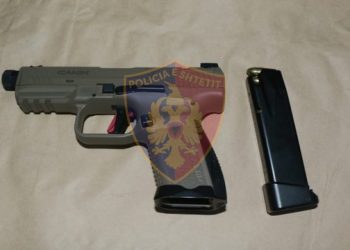 Mund të kryente krim, kapet me pistoletë 18-vjeçari në Lezhë