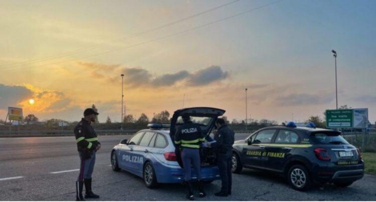 Itali/ Arrestohet shqiptari me 4 kg kokainë në makinë