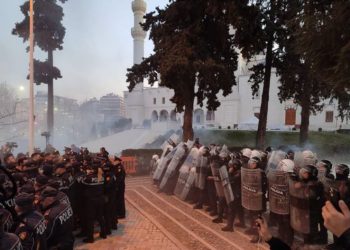 Protesta e opozitës, dy persona në pranga (Emrat)