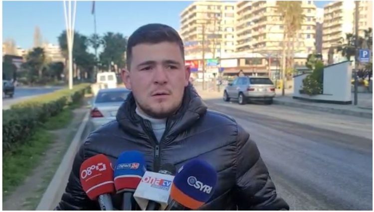 Protestuesi vlonjat: Të ikë Rama, sekti dhe çakejt e korrupsionit