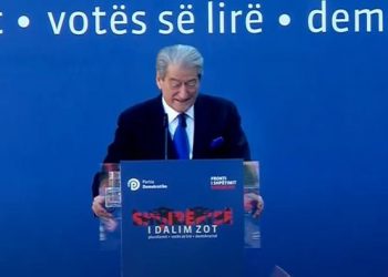 Berisha nga protesta: Nis sot revolucioni kundër monizmit të dytë