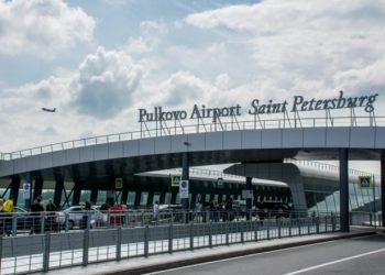 Objekt i panjohur mbi Shën Petërsburg, pezullohen fluturimet