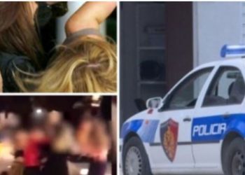 Skandal, vajza godet pa mëshirë me shkelm nxënësen tjetër (VIDEO)