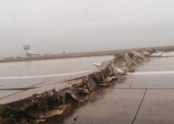 VIDEO/ Tërmeti i fuqishëm, ndahet në mes pista e aeroportit
