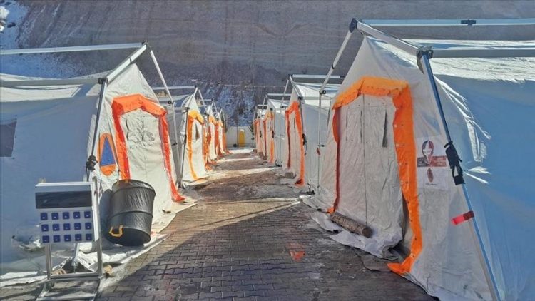 Franca ndërton spital fushor në Turqi pas tërmeteve