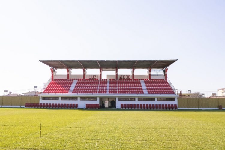 Investimi i FSHF transformon totalisht stadiumin e Luzi 2008