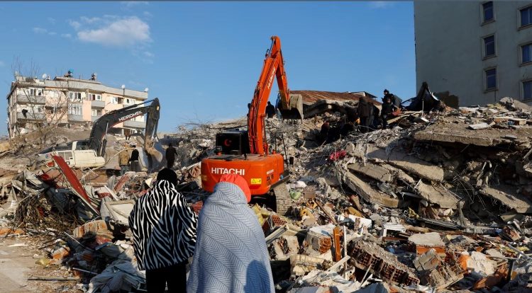 Mbi 11 mijë të vdekur nga tërmeti i fuqishëm