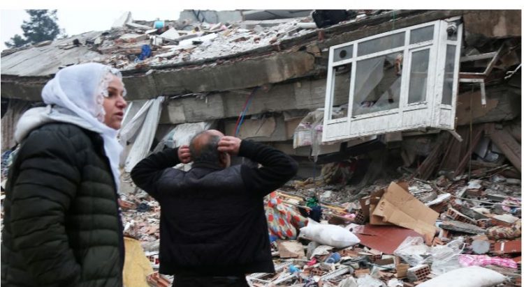 Mbi 21 mijë të vdekur nga tërmeti shkatërrimtar