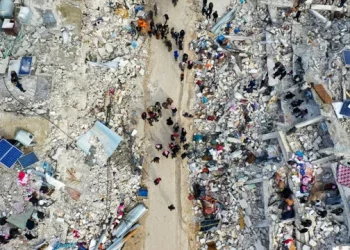 Njëzetë xhihadistë arratisen nga burgu pasi ra tërmeti