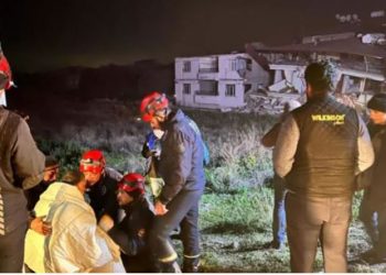 Tërmeti/ Dy ndërtesa të shembura në Turqi, rifillojnë kërkimet