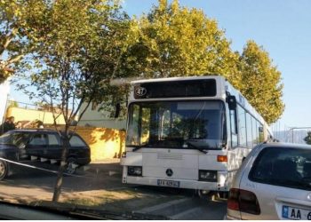 Tjetër incident, pëson defekt urbani i linjës Kamëz-Tiranë