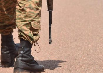 Vriten 51 ushtarë në një sulm terrorist