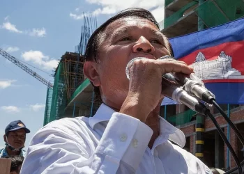 Dënimi i pazakontë, 27 vjet “arrest shtëpie” për liderin e opozitës