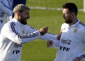 Aguero: Messi duhet të rikthehet te Barcelona