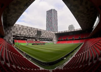 Foto të rralla nga ndërtimi i Stadiumit “Qemal Stafa”