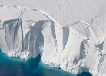 Studimi: Shkrirja e akujve pranë Polit të Jugut mund të ndryshojë klimën përgjithmonë