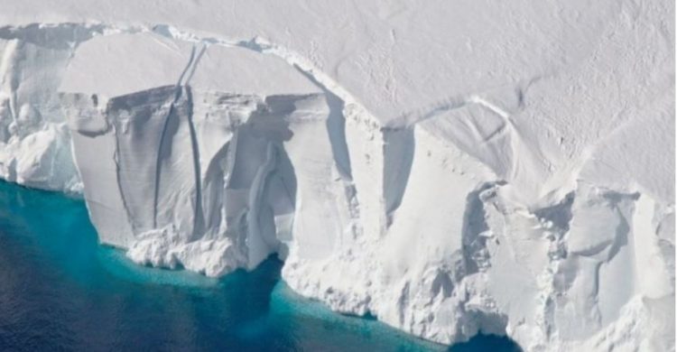 Studimi: Shkrirja e akujve pranë Polit të Jugut mund të ndryshojë klimën përgjithmonë