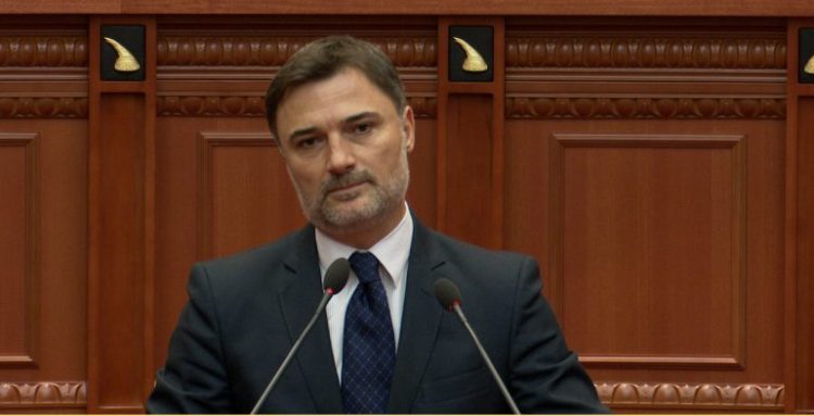 Alibeaj braktiset edhe nga një tjetër anëtar