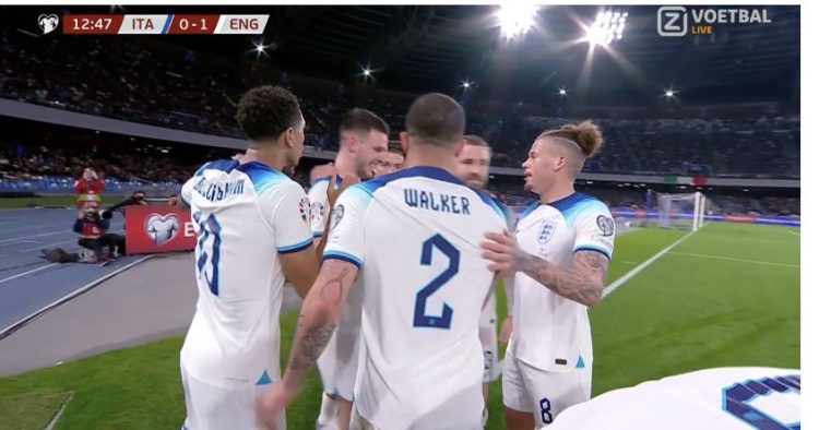 Anglia hesht Napolin, i shënon Italisë